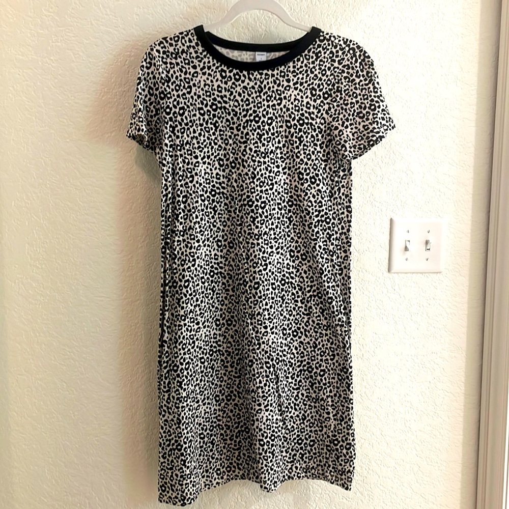 Small Old Navy Leopard Tshirt Dress